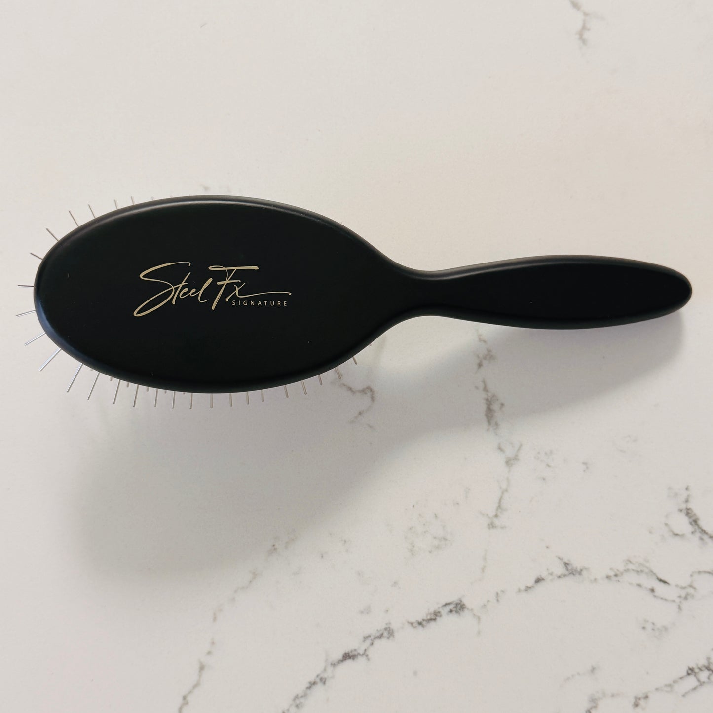 Medium Oval Black Premium Brush